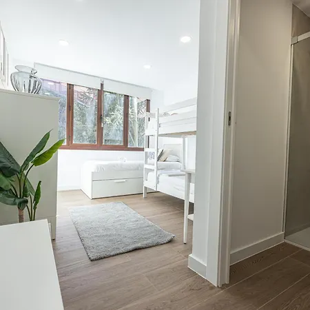 Holidays. Rosebud. 3 & Parking. 8 Personas * Sierra Nevada