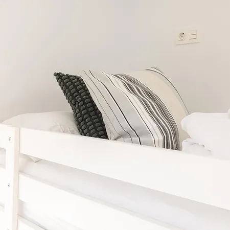 Holidays. Rosebud. 3 & Parking. 8 Personas * Sierra Nevada