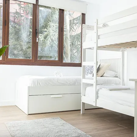 Apartmán Holidays. Rosebud. 3 & Parking. 8 Personas