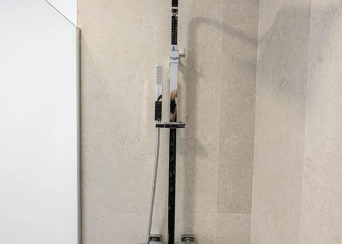 Διαμέρισμα Holidays. Rosebud. 3 & Parking. 8 Personas *