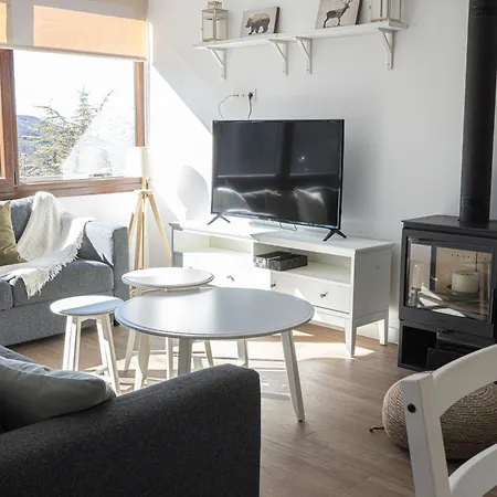 Apartment Holidays. Rosebud. 3 & Parking. 8 Personas Sierra Nevada