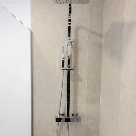 Διαμέρισμα Holidays. Rosebud. 3 & Parking. 8 Personas *