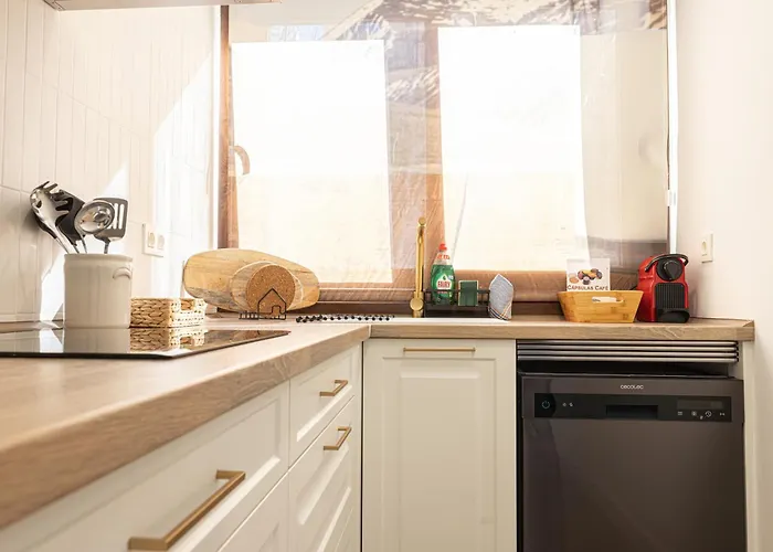 아파트 Holidays. Rosebud. 3 & Parking. 8 Personas