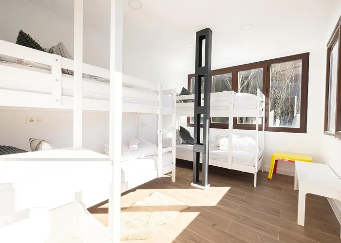 Holidays. Rosebud. 3 & Parking. 8 Personas 아파트 *